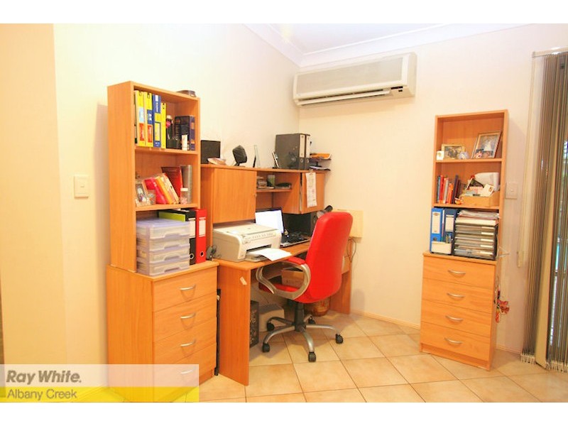 35 Oxford Cr, Bridgeman Downs QLD 4035