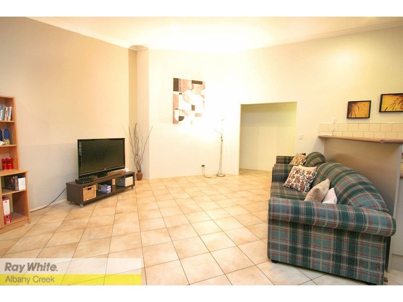 35 Oxford Cr, Bridgeman Downs QLD 4035