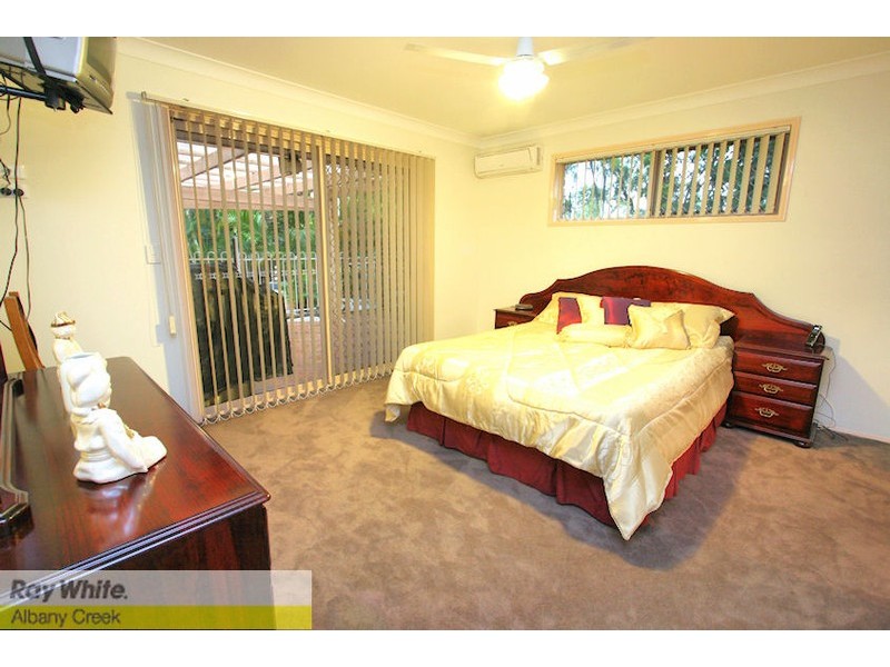 35 Oxford Cr, Bridgeman Downs QLD 4035