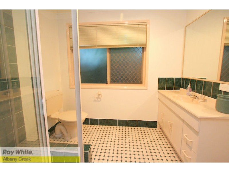 35 Oxford Cr, Bridgeman Downs QLD 4035