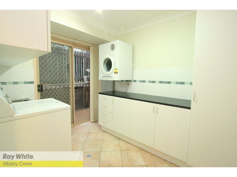 35 Oxford Cr, Bridgeman Downs QLD 4035