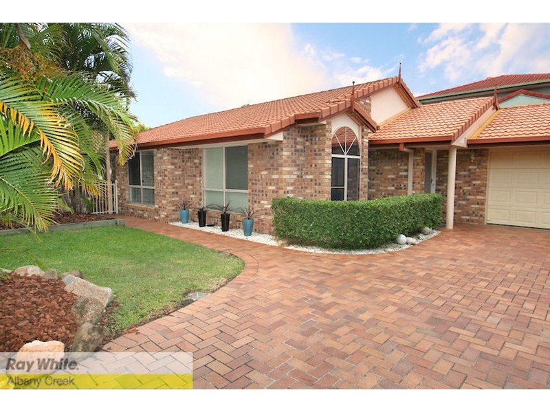 35 Oxford Cr, Bridgeman Downs QLD 4035