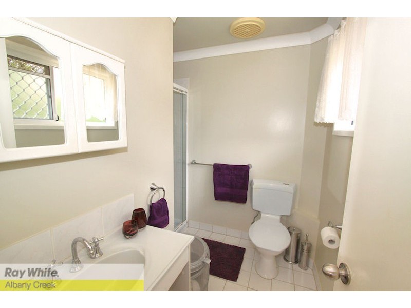 7 Mathew Cl, Albany Creek QLD 4035