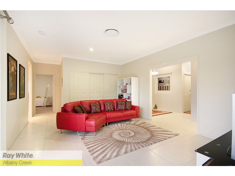 8 Twin Lakes Dr, Murrumba Downs QLD 4503