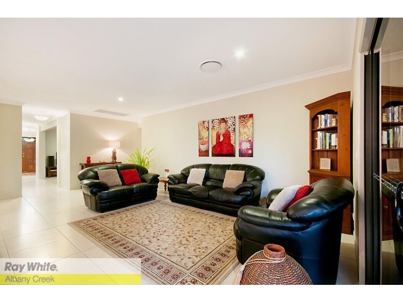 8 Twin Lakes Dr, Murrumba Downs QLD 4503