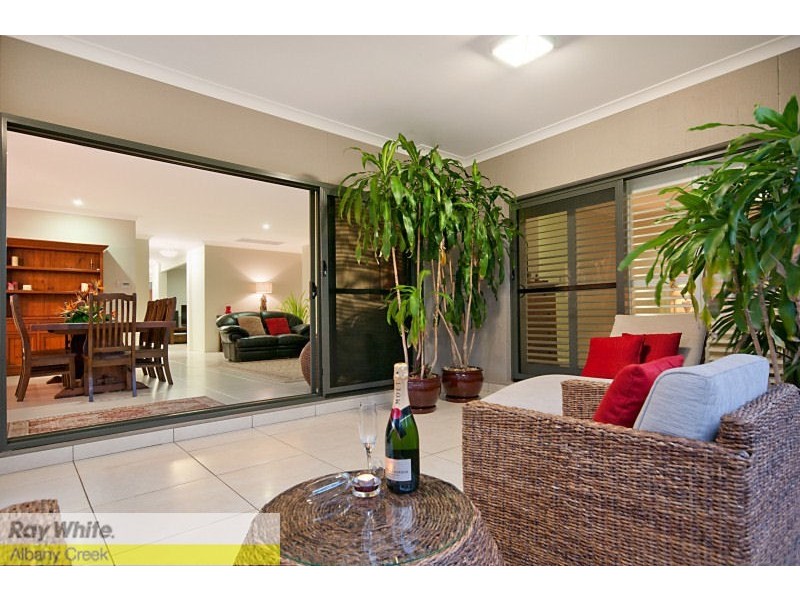 8 Twin Lakes Dr, Murrumba Downs QLD 4503