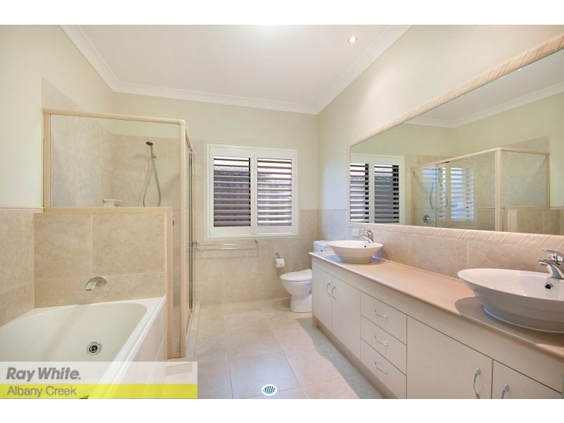 8 Twin Lakes Dr, Murrumba Downs QLD 4503