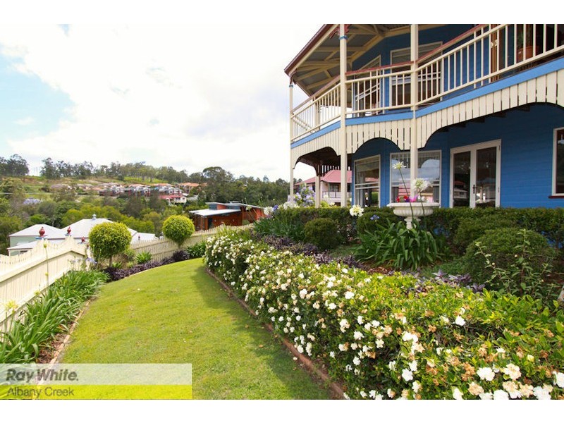 12 Woodtop Ct, Ferny Hills QLD 4055