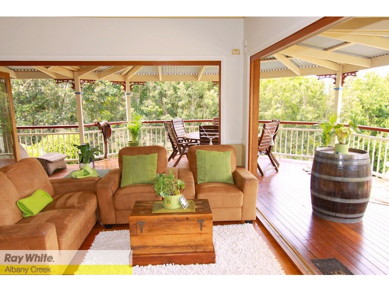 12 Woodtop Ct, Ferny Hills QLD 4055