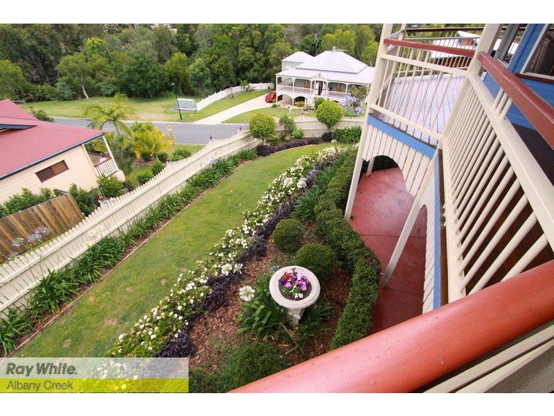 12 Woodtop Ct, Ferny Hills QLD 4055