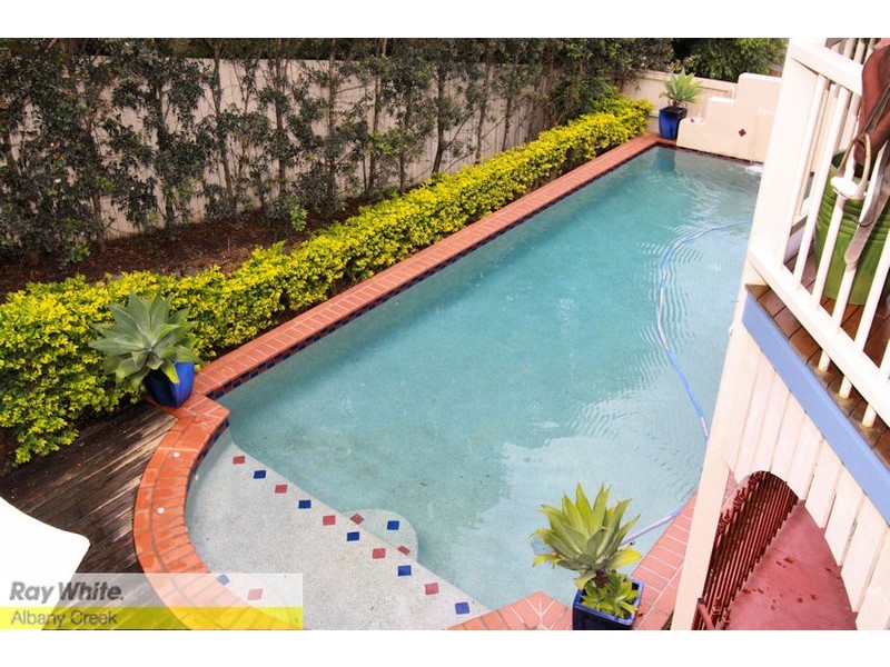 12 Woodtop Ct, Ferny Hills QLD 4055