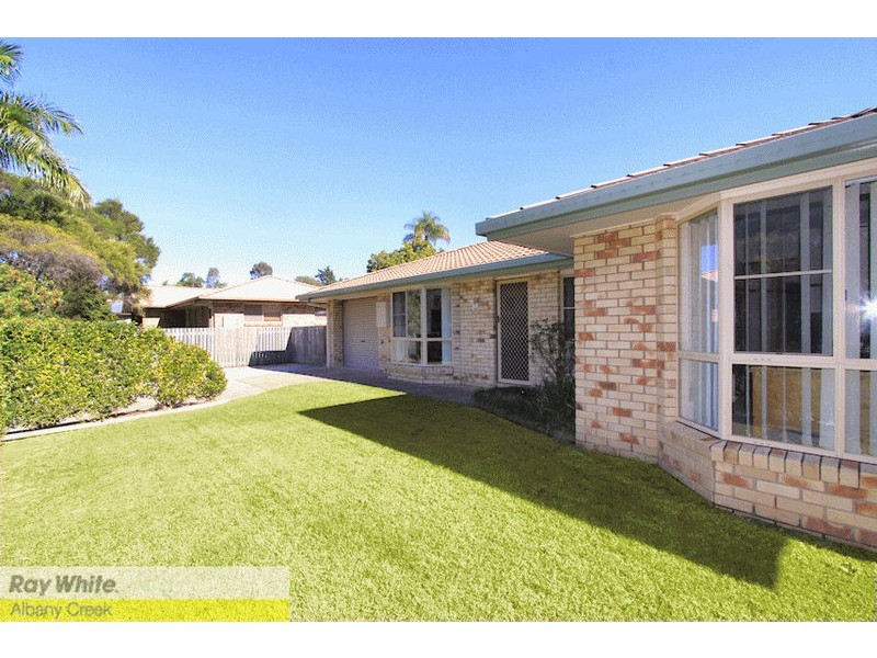4 Elwood Ct, Eatons Hill QLD 4037