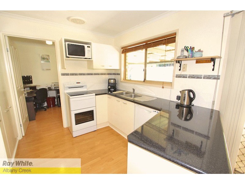 4 Elwood Ct, Eatons Hill QLD 4037