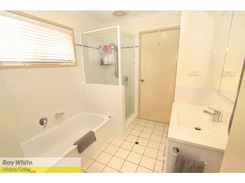4 Elwood Ct, Eatons Hill QLD 4037