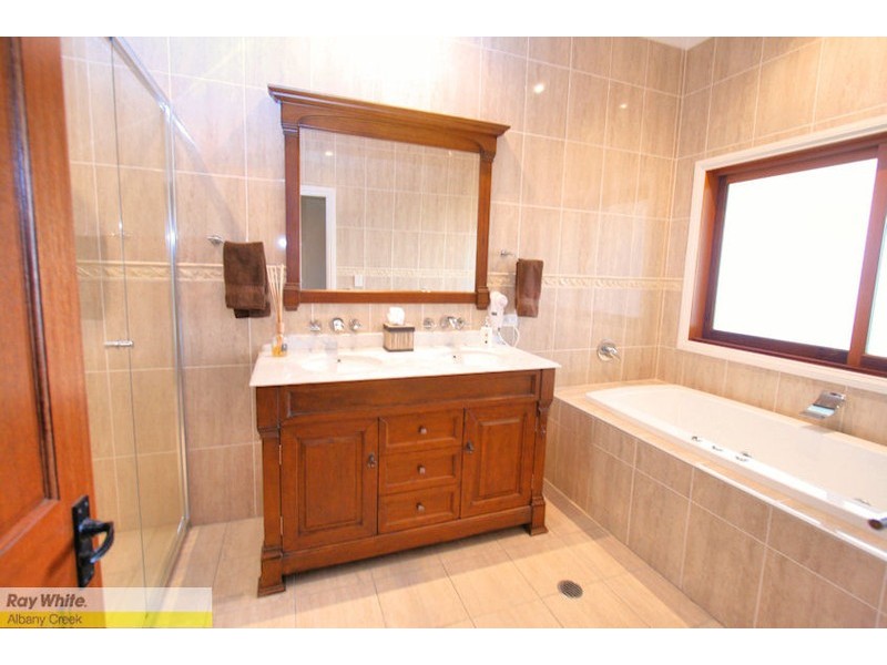 691 Clear Mountain Rd, Clear Mountain QLD 4500