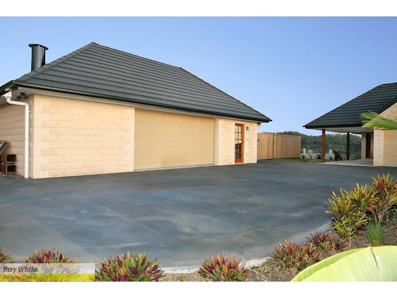 691 Clear Mountain Rd, Clear Mountain QLD 4500