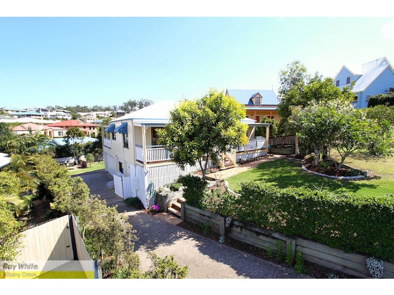 5 Renae Ct, Eatons Hill QLD 4037