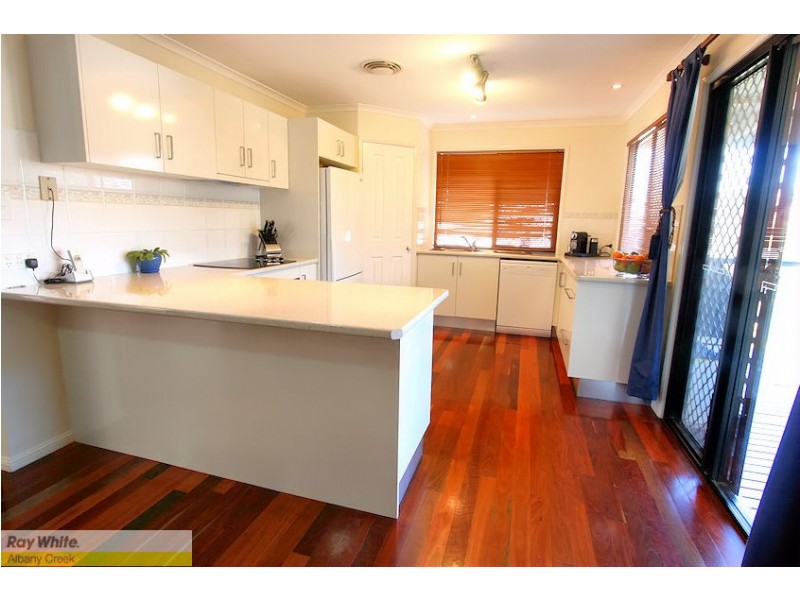 5 Renae Ct, Eatons Hill QLD 4037