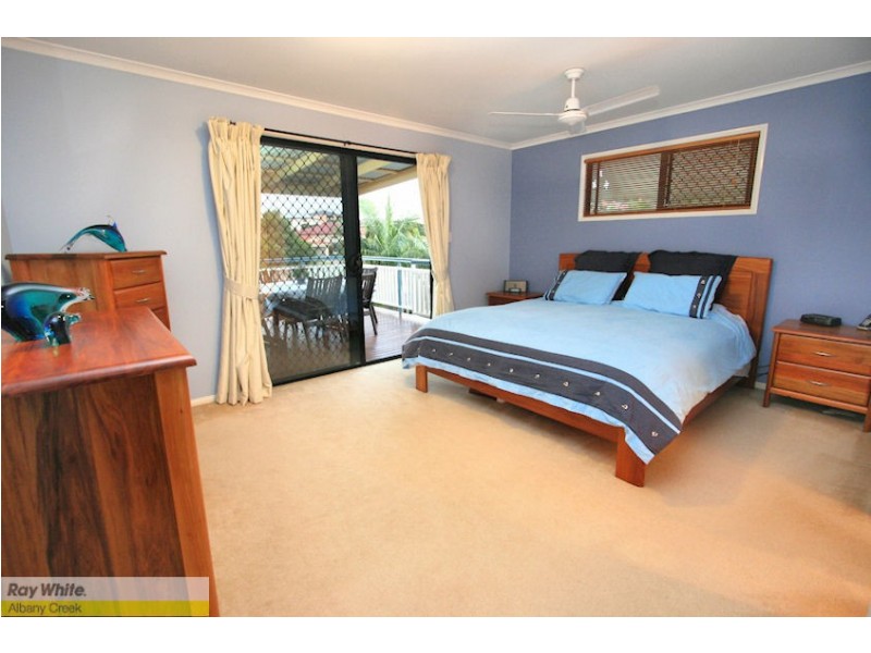 5 Renae Ct, Eatons Hill QLD 4037