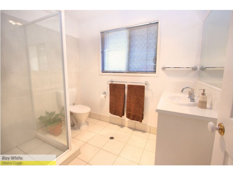 5 Renae Ct, Eatons Hill QLD 4037