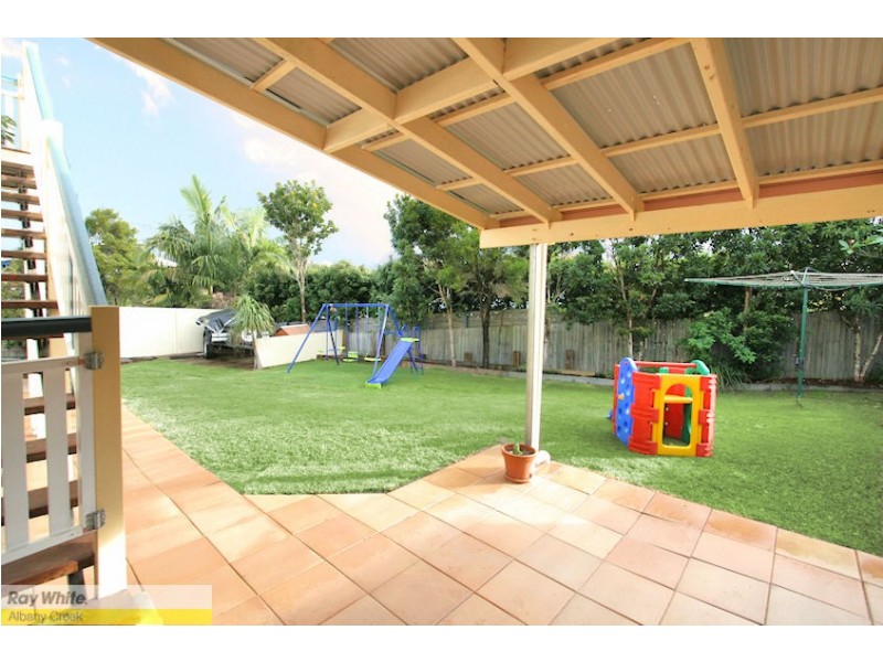 5 Renae Ct, Eatons Hill QLD 4037