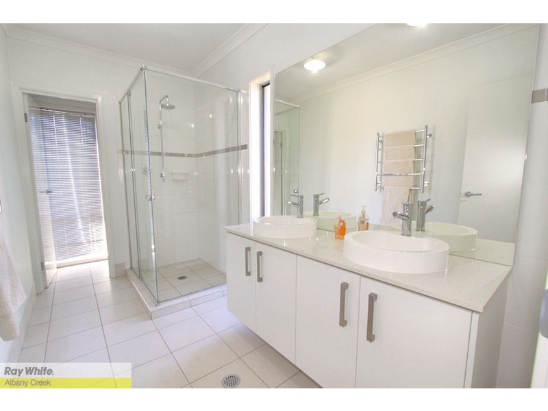 149 Faheys Rd West, Albany Creek QLD 4035