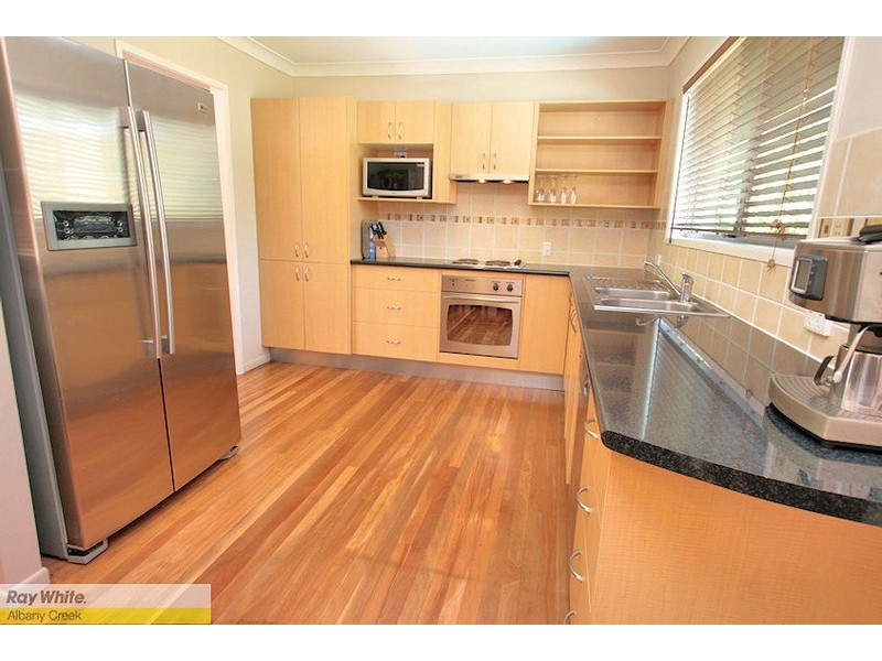 35 Avon Cr, Albany Creek QLD 4035