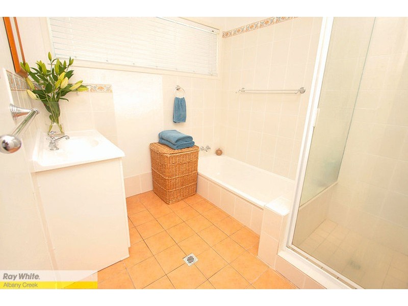 35 Avon Cr, Albany Creek QLD 4035