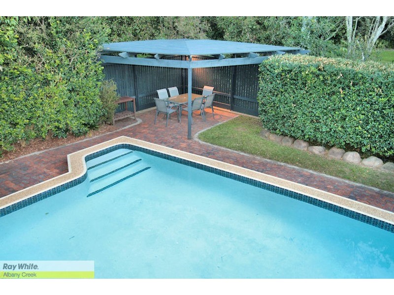 35 Avon Cr, Albany Creek QLD 4035