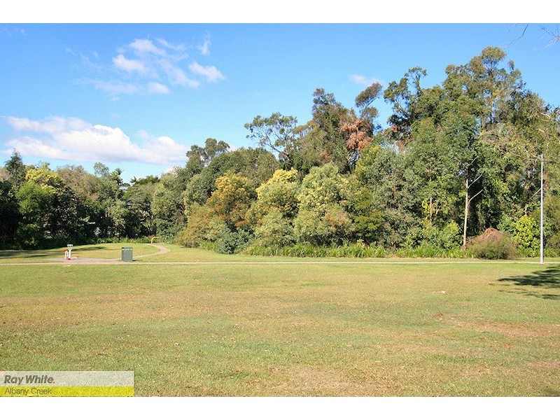 35 Avon Cr, Albany Creek QLD 4035