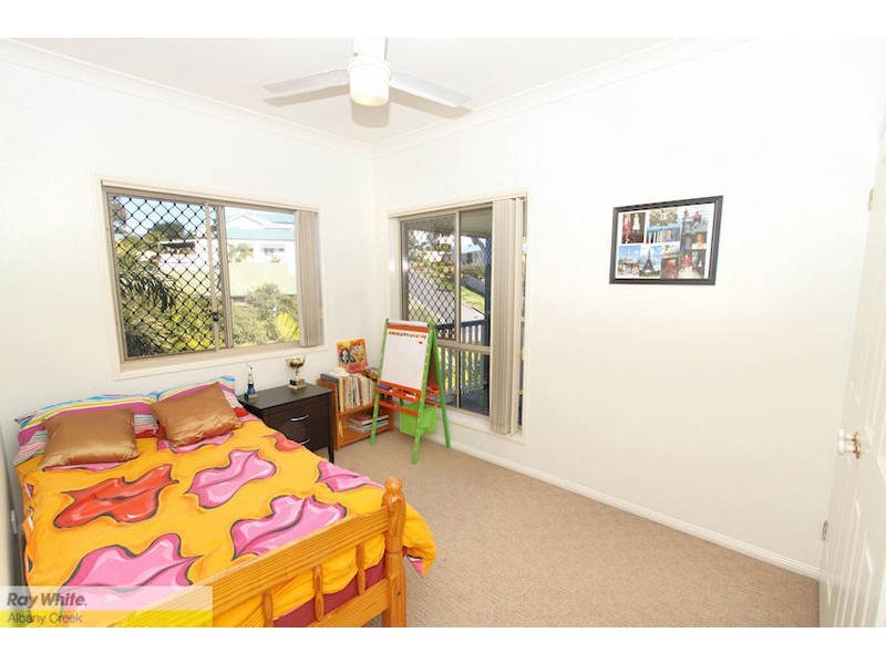 24 Granada Dr, Eatons Hill QLD 4037