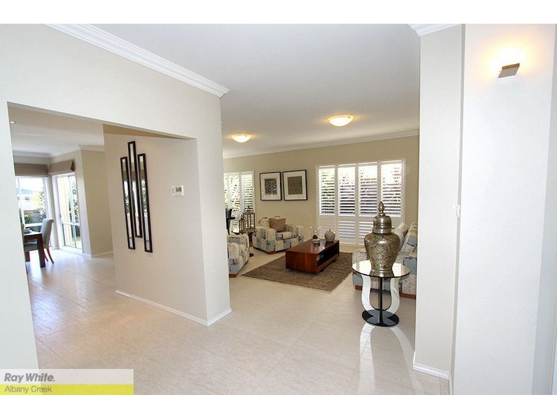 4 Kagan Cl, Bridgeman Downs QLD 4035