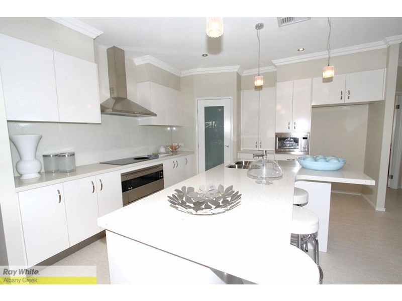 4 Kagan Cl, Bridgeman Downs QLD 4035