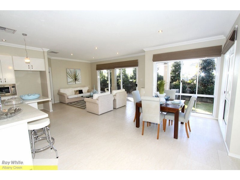 4 Kagan Cl, Bridgeman Downs QLD 4035
