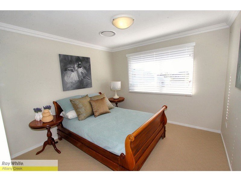 4 Kagan Cl, Bridgeman Downs QLD 4035
