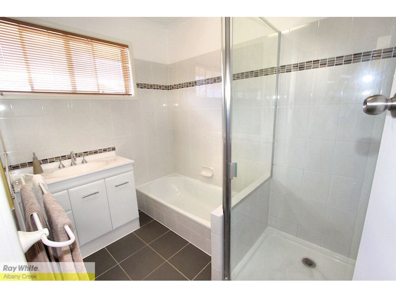 14 Hampshire Tce, Albany Creek QLD 4035