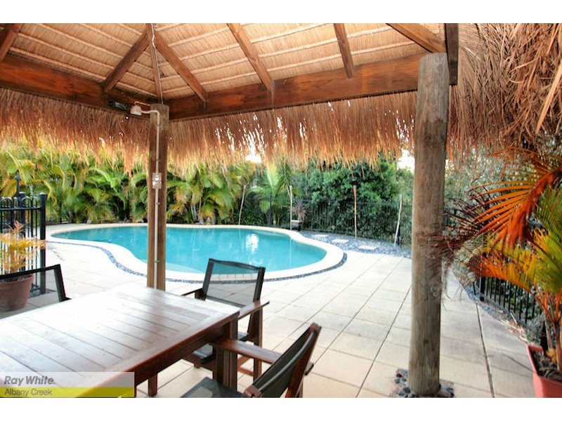 4 Heron Cl, Cashmere QLD 4500