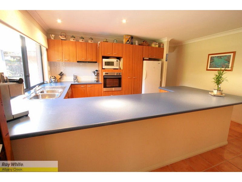 4 Heron Cl, Cashmere QLD 4500