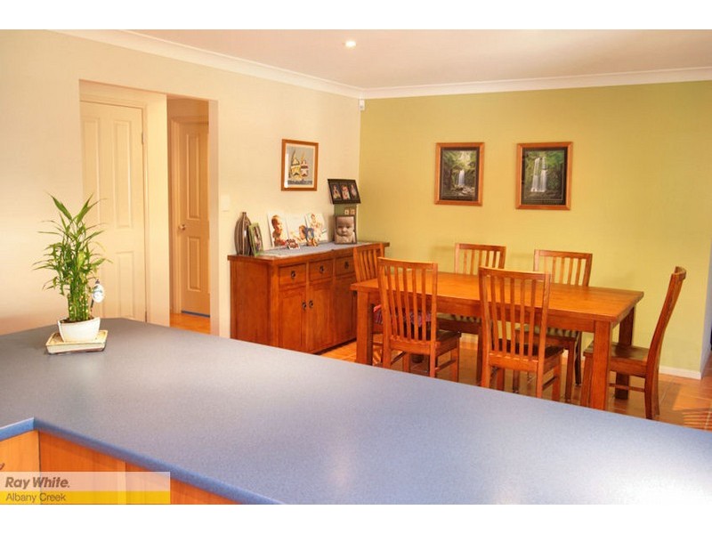 4 Heron Cl, Cashmere QLD 4500