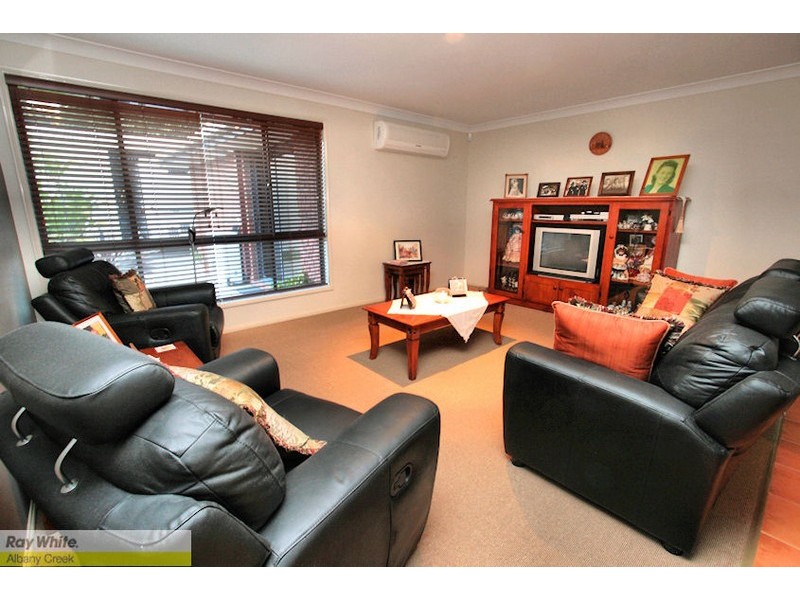 4 Heron Cl, Cashmere QLD 4500