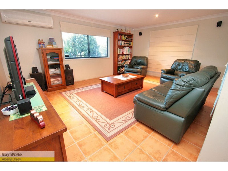 4 Heron Cl, Cashmere QLD 4500