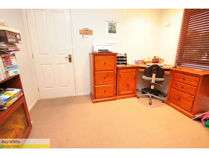 4 Heron Cl, Cashmere QLD 4500