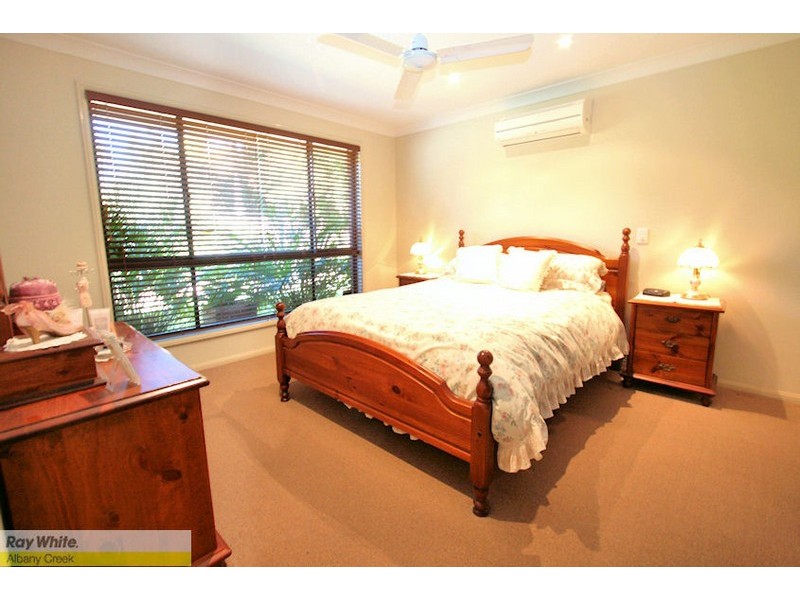 4 Heron Cl, Cashmere QLD 4500