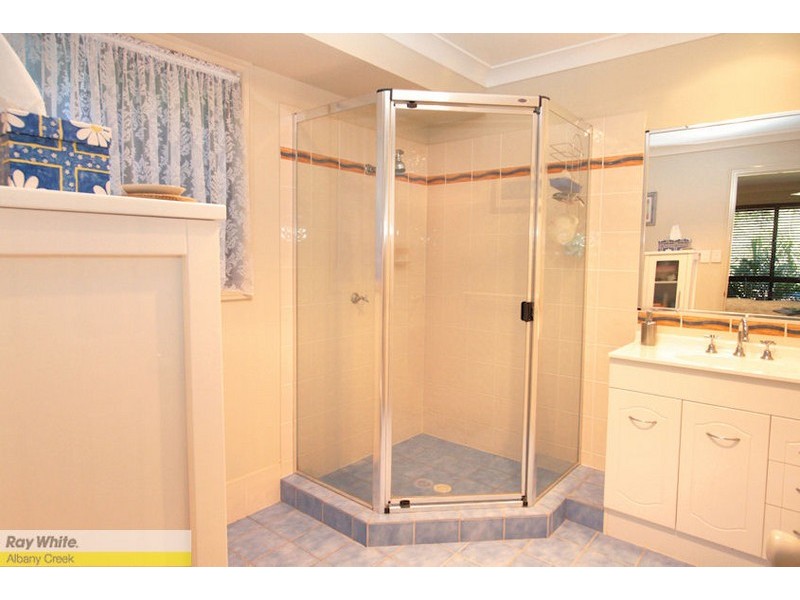 4 Heron Cl, Cashmere QLD 4500