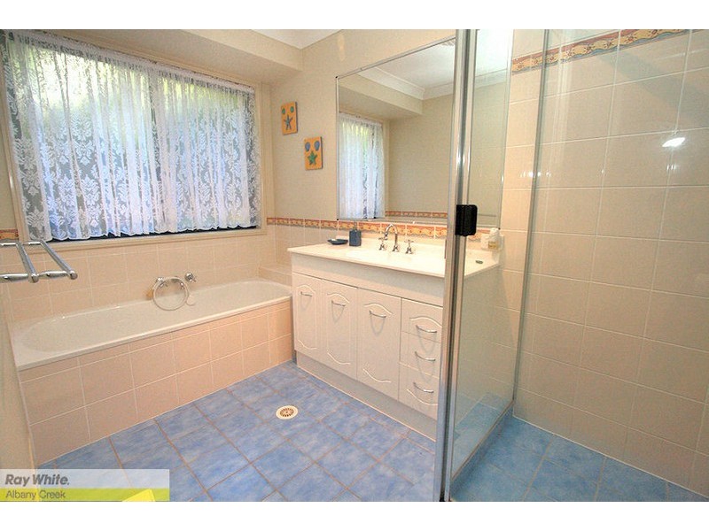 4 Heron Cl, Cashmere QLD 4500