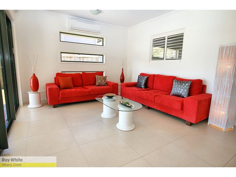 6 Kagan Cl, Bridgeman Downs QLD 4035