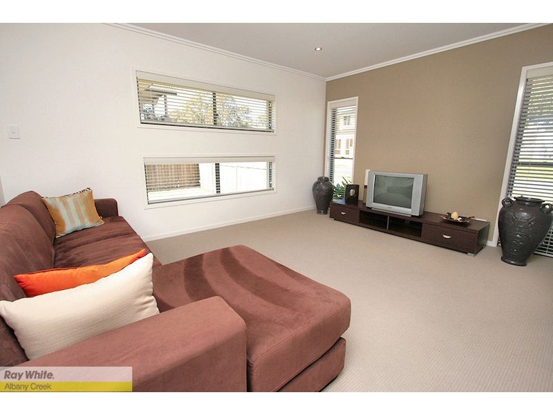 6 Kagan Cl, Bridgeman Downs QLD 4035