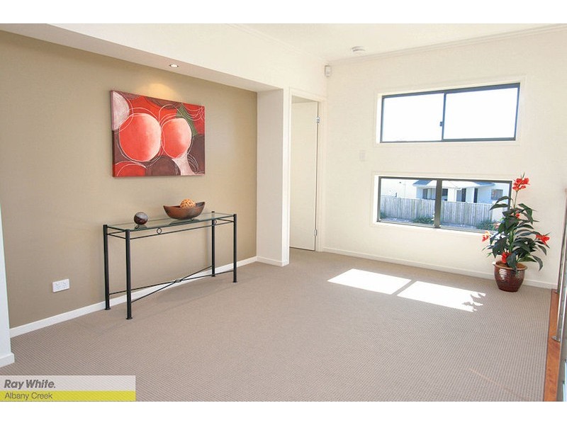 6 Kagan Cl, Bridgeman Downs QLD 4035