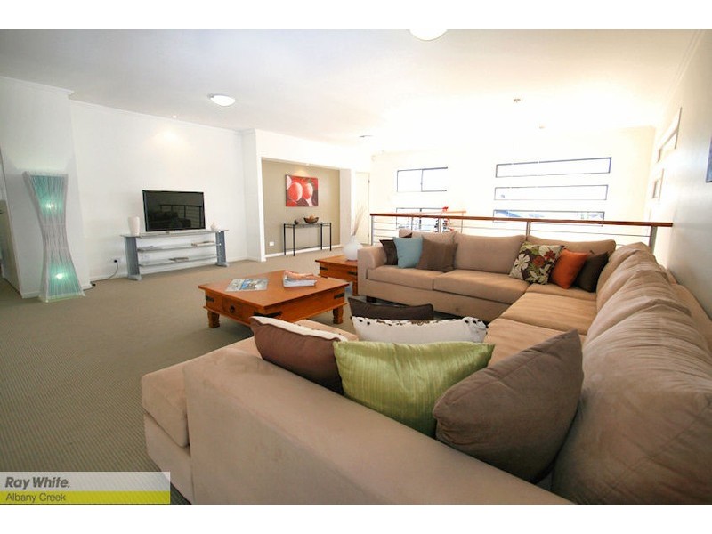 6 Kagan Cl, Bridgeman Downs QLD 4035