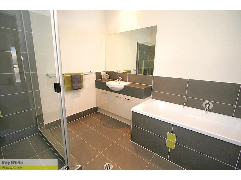 6 Kagan Cl, Bridgeman Downs QLD 4035